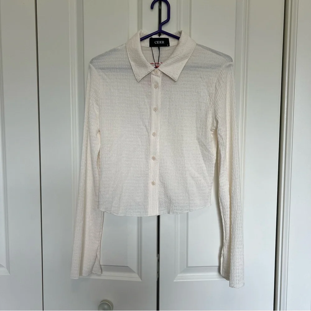 NWT Cider Texture Solid Bell Sleeve Crop Shirt Beige Small - Picture 2 of 6